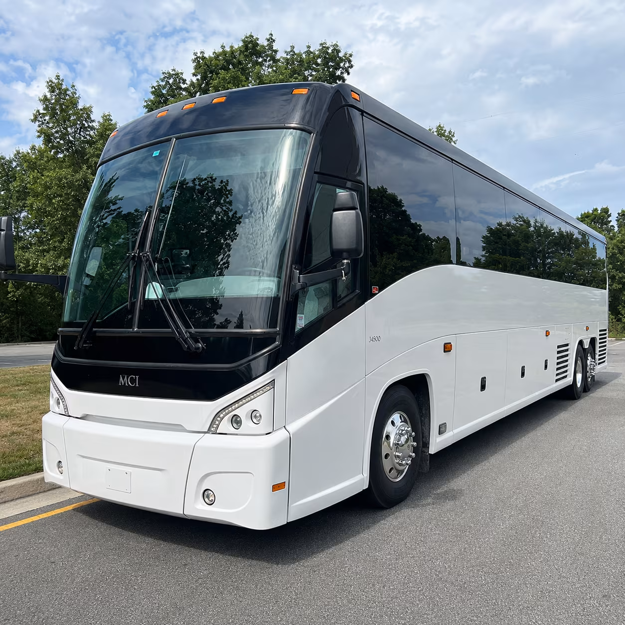 shuttle buses to dos equis pavilion and deep ellum venues